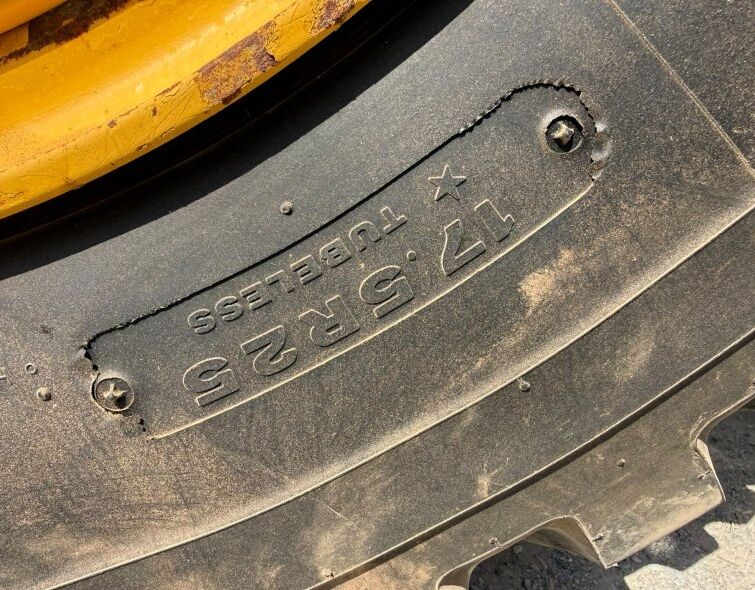 JOHN DEERE 772GP AWD **REGISTERED**